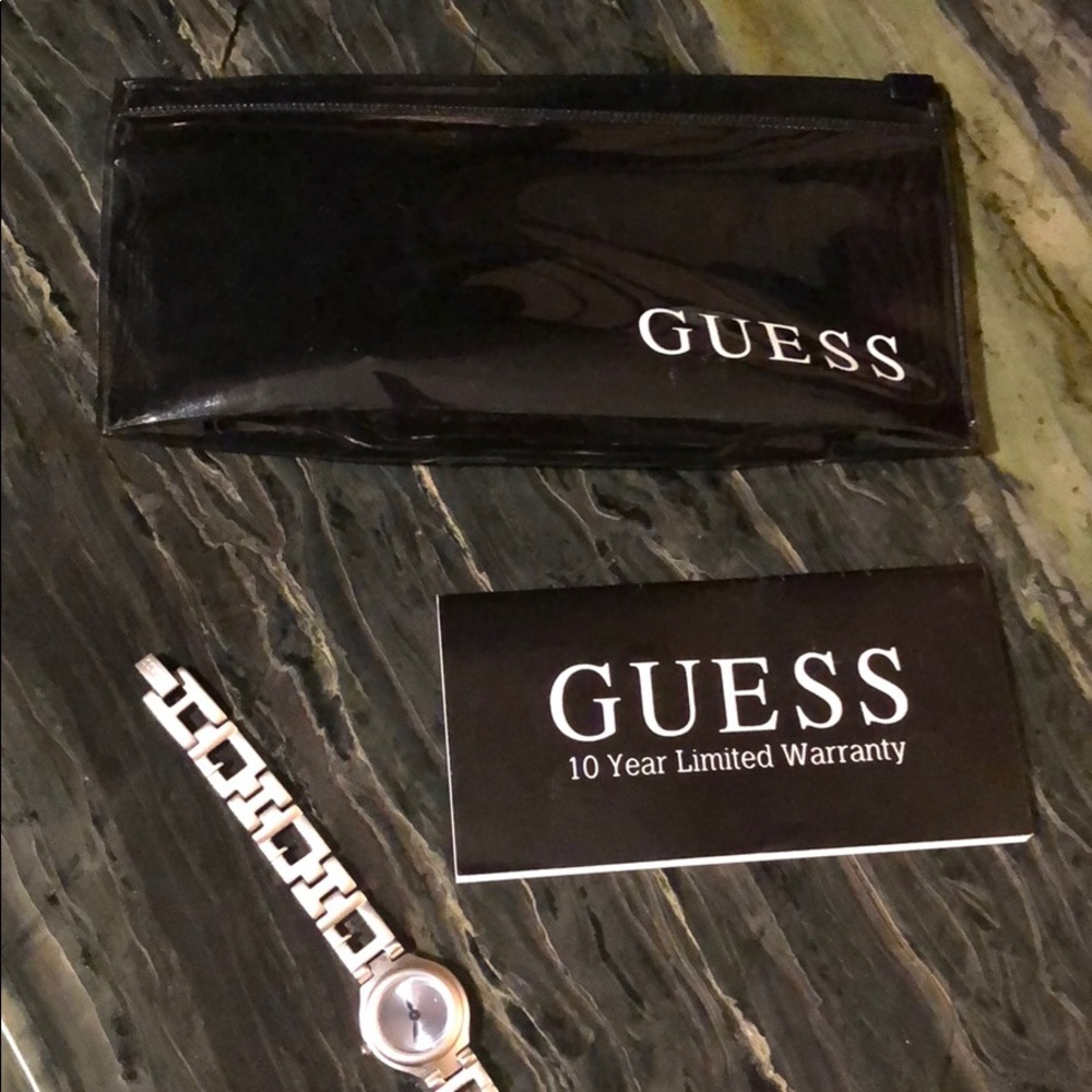 New ‼️ Guess G65977L Stainless Steel Watch - Picture 4 of 5